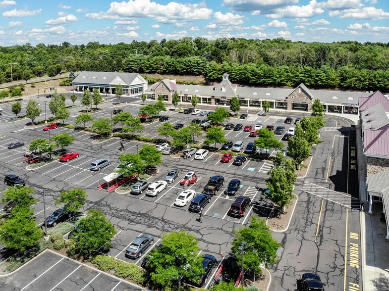 2700-2870 Shelly Rd, Harleysville, PA à louer - Photo du bâtiment - Image 2 de 9