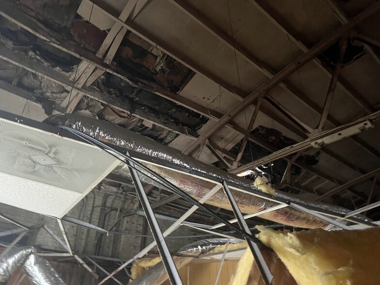 13th Street Portfolio portfolio of 3 properties for sale on LoopNet.ca - Interior Photo - Image 2 of 10