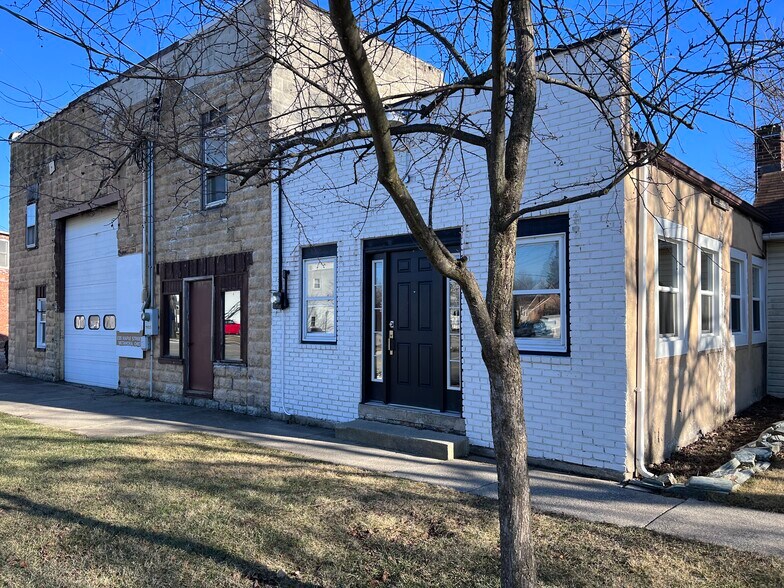 235-239 Maple St, Metamora, OH à vendre - Photo du bâtiment - Image 2 de 6