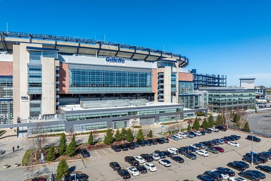 1 - C Patriot Pl, Foxborough, MA à louer - Photo du bâtiment - Image 3 de 21