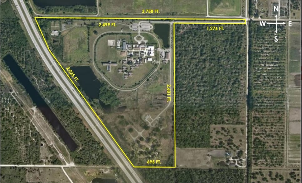 7625 17th St SW, Vero Beach, FL à louer - Photo du bâtiment - Image 3 de 3