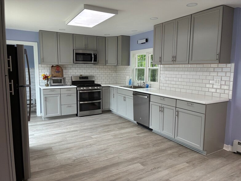 9 Loomis St, Winsted, CT à vendre - Photo du bâtiment - Image 2 de 6
