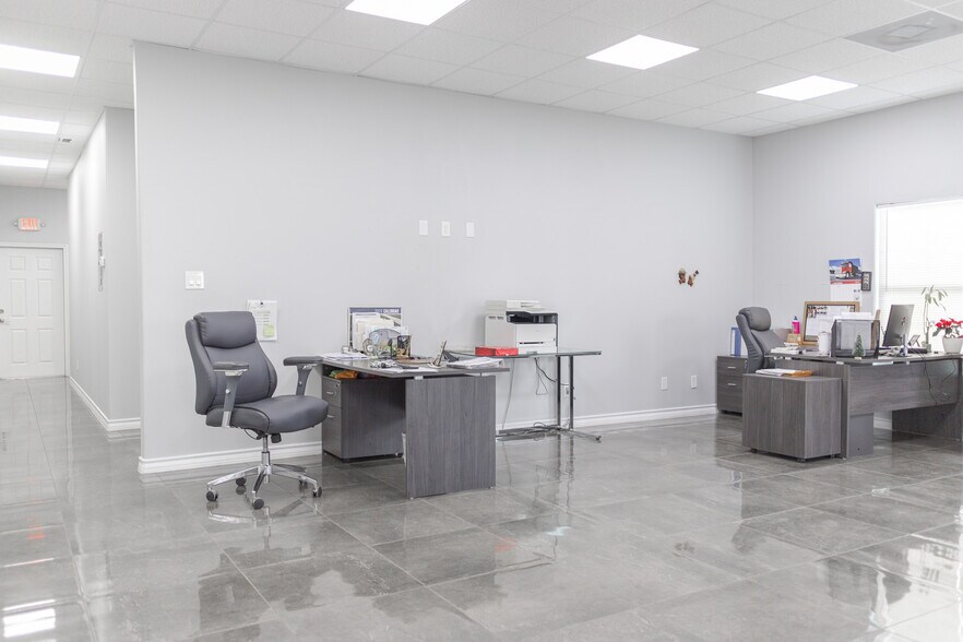 119 North America Rd, Laredo, TX à vendre - Photo du bâtiment - Image 3 de 27