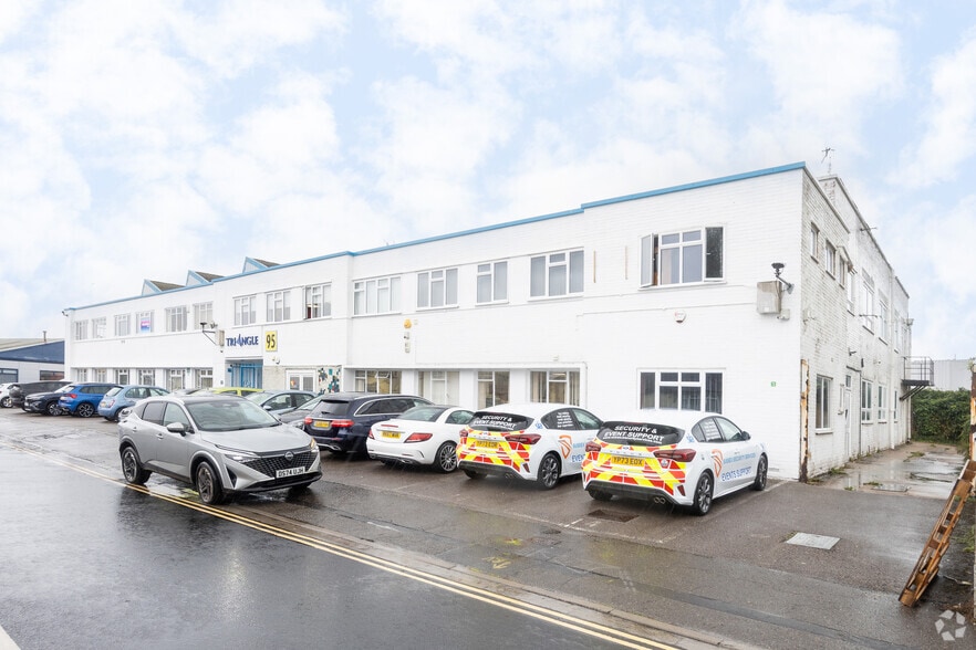 95 Commerce Way, Lancing for lease - Building Photo - Image 2 of 5