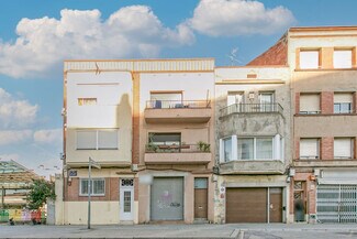 Plus de détails pour Multi-résidentiel à vendre