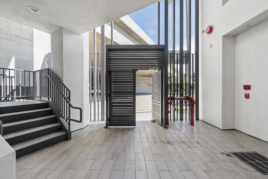 11259 Washington Blvd, Culver City, CA à vendre - Photo du bâtiment - Image 3 de 27