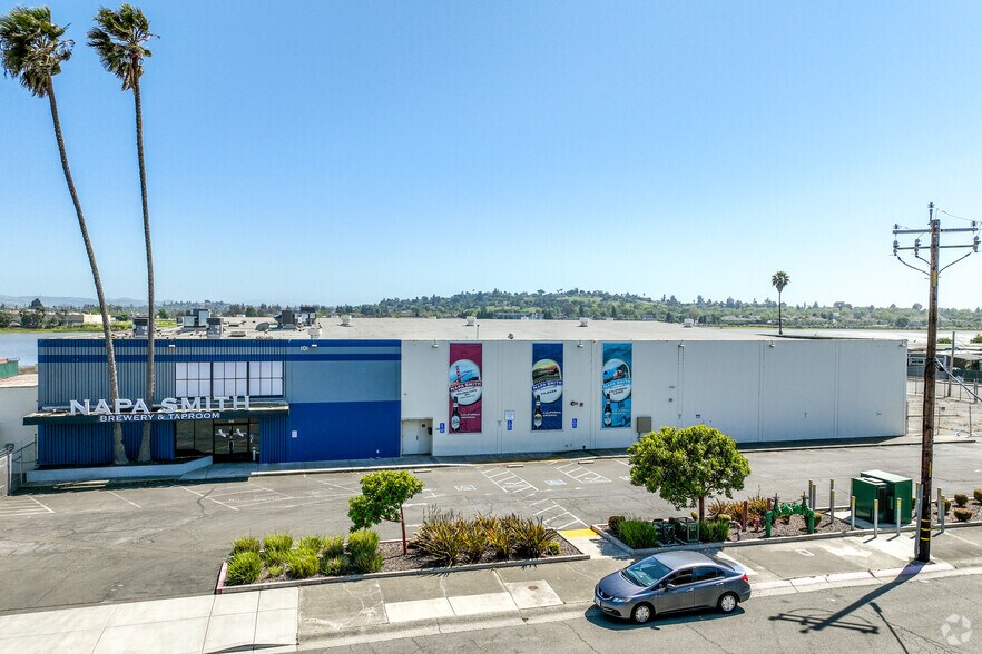 101 Yolano Dr, Vallejo, CA à louer - Photo du bâtiment - Image 3 de 6