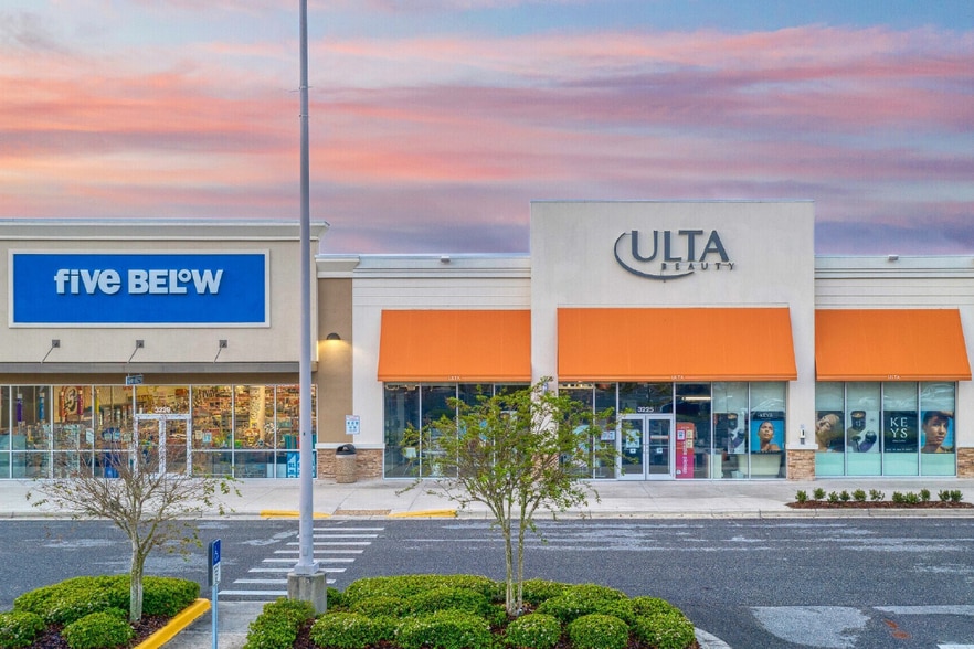 3202 Rolling Oaks Blvd, Kissimmee, FL for lease - Building Photo - Image 3 of 5