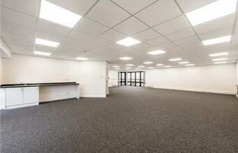 6 Waterberry Dr, Waterlooville for lease Interior Photo- Image 2 of 6