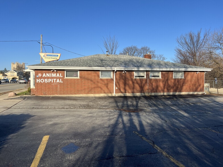 4700 Roosevelt Rd, Hillside, IL for sale - Building Photo - Image 2 of 3