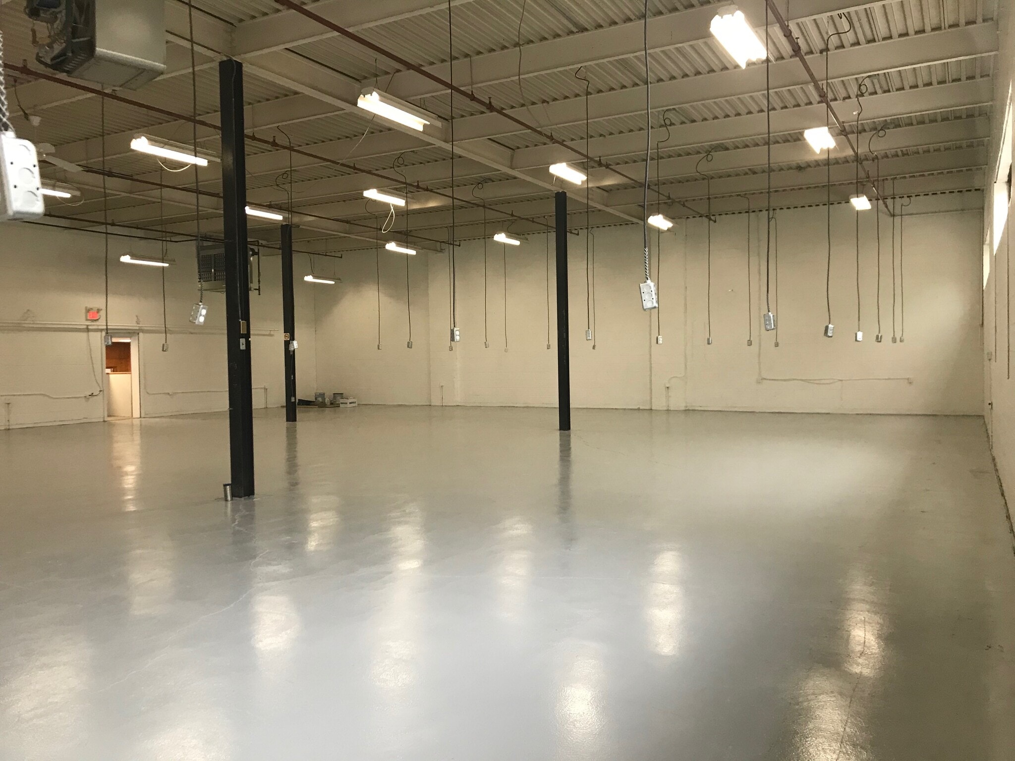 340-390 Saskatoon St, London, ON à louer Photo intérieure- Image 1 de 7