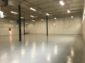 340-390 Saskatoon St, London, ON à louer Photo intérieure- Image 1 de 7