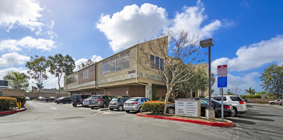 24432 Muirlands Blvd, Lake Forest, CA for lease - Building Photo - Image 3 of 14