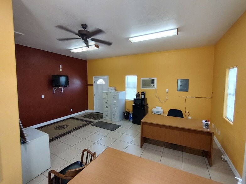 4101 N Saint Marys St, Beeville, TX à louer - Photo intérieure - Image 3 de 14