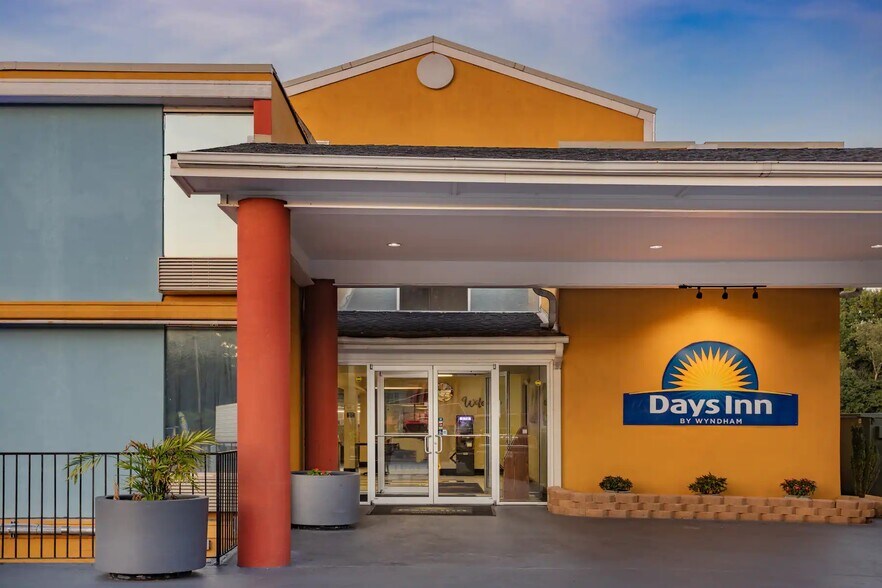 4498 Washington Rd, East Point, GA à vendre - Photo du bâtiment - Image 2 de 24