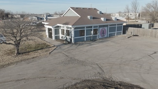 Plus de détails pour 520 S Ramsey Dr, Valley Center, KS - Commerce de détail à vendre