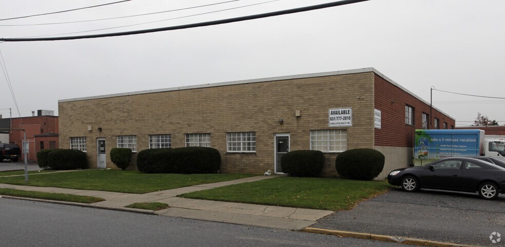 165 Marine St, Farmingdale, NY à louer - Photo du bâtiment - Image 3 de 7