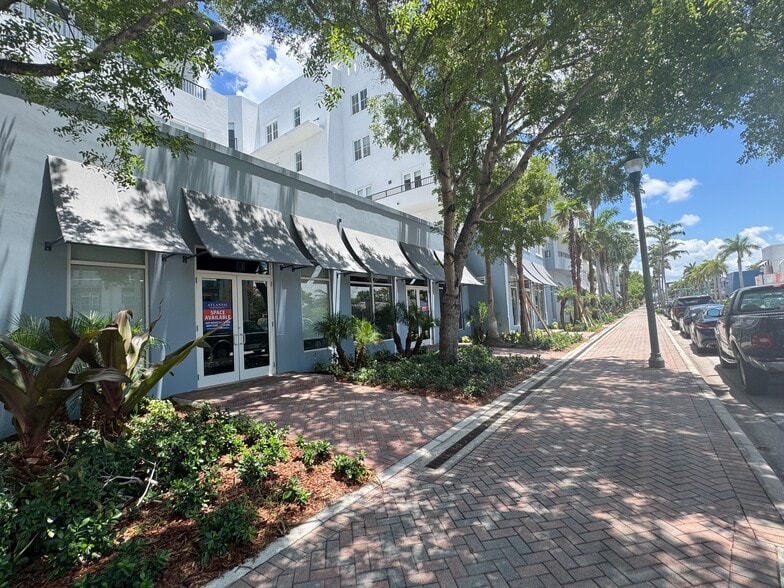 151 NE 5th Ave, Delray Beach, FL à louer - Photo du bâtiment - Image 2 de 9