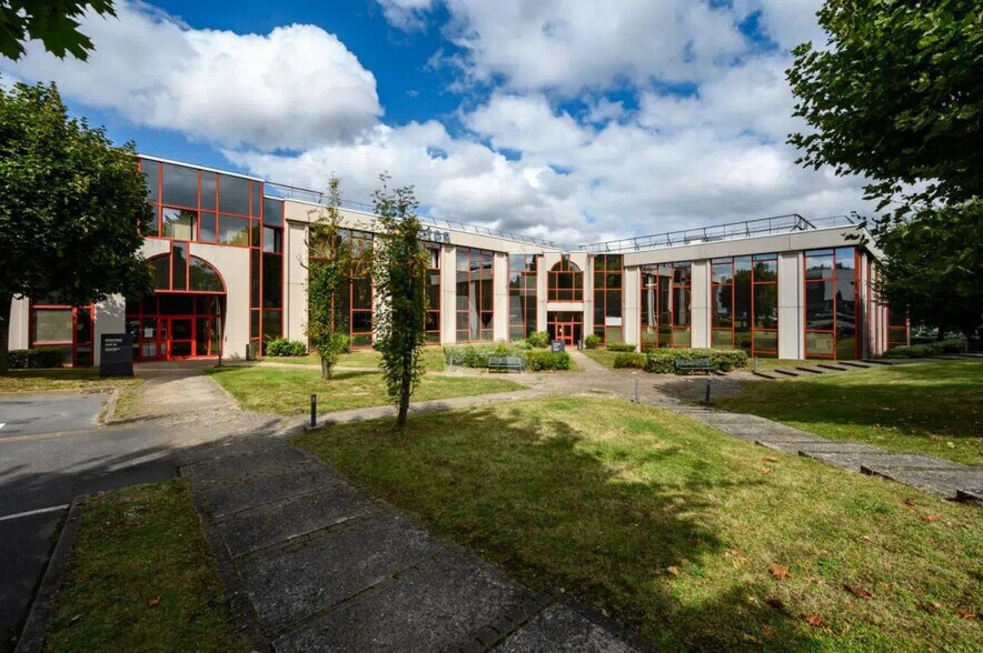 Flex dans Antony à louer - Photo du bâtiment - Image 2 de 8