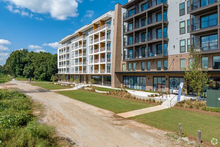 1015 Boulevard SE, Atlanta, GA à louer - Photo du bâtiment - Image 2 de 4