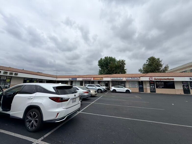 10329-10351 Garvey Ave, El Monte, CA for sale - Building Photo - Image 1 of 14