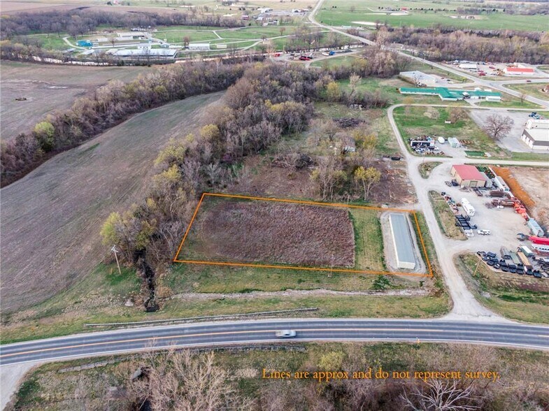 314 10th st, Mound City, KS à vendre - Photo du bâtiment - Image 3 de 4