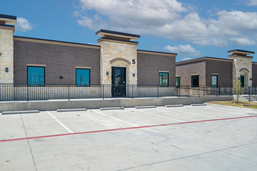 14111 King Rd, Frisco, TX à louer - Photo du bâtiment - Image 3 de 12