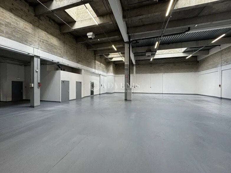 Flex in Aulnay-sous-Bois for lease - Interior Photo - Image 3 of 10