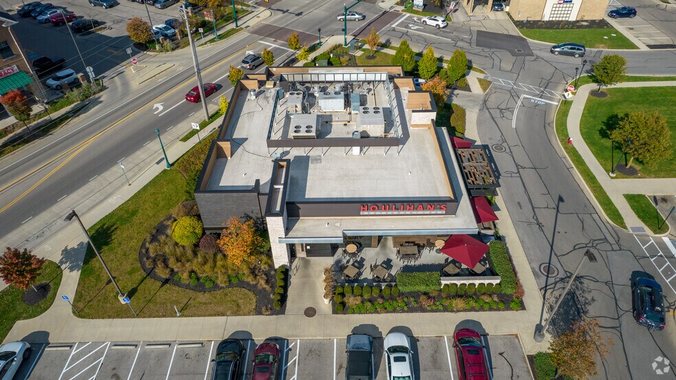 1765-3180 Kingsdale Ctr, Columbus, OH à louer - Photo du bâtiment - Image 3 de 15