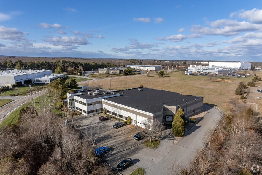 200 Circuit Dr, North Kingstown, RI à vendre - Aérien - Image 2 de 6