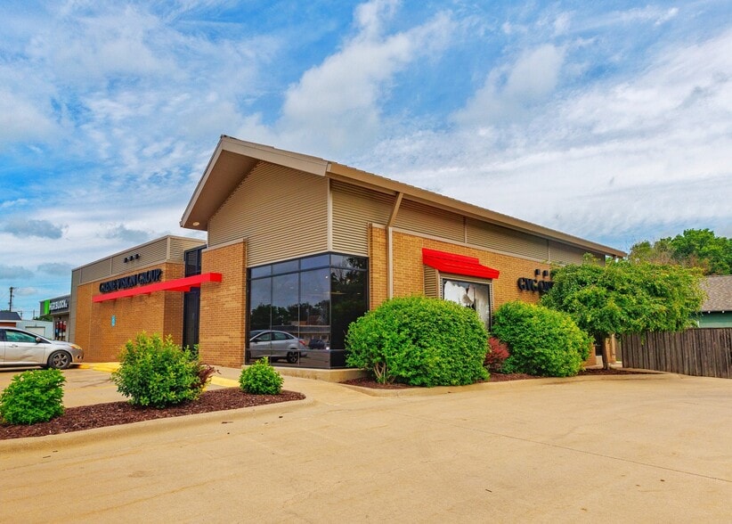 1408 W Central Ave, El Dorado, KS for sale - Building Photo - Image 1 of 2