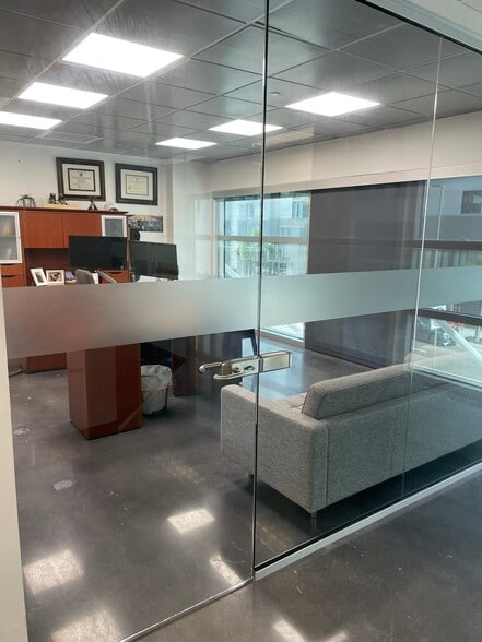 1208 E Kennedy Blvd, Tampa, FL for lease - Building Photo - Image 3 of 44