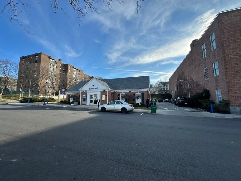 1025 Brown St, Peekskill, NY for lease - Building Photo - Image 3 of 22