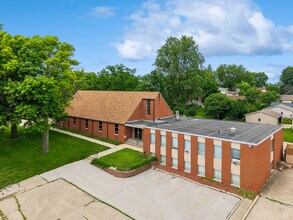 4323 Douglas Ave, Des Moines, IA - Aerial  map view