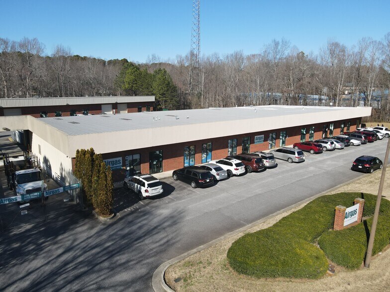 1479 Ventura Dr, Cumming, GA à vendre - Photo du bâtiment - Image 1 de 28