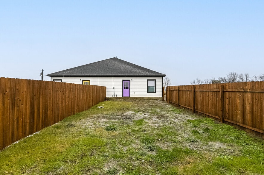 1020 Burnett blvd, Alvarado, TX for sale - Building Photo - Image 2 of 32
