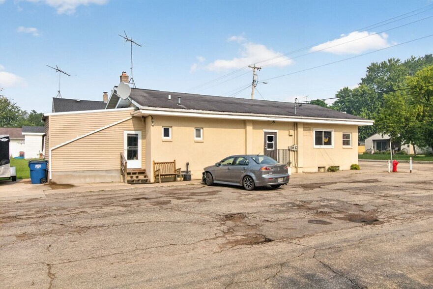 133 E Main St, Embarrass, WI for sale - Building Photo - Image 2 of 54