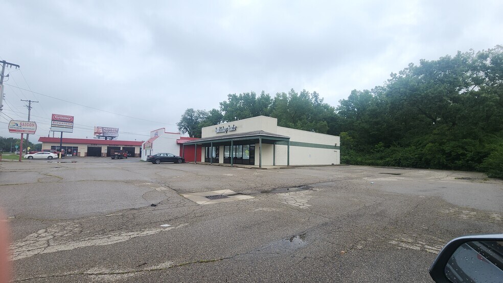 1730 Woodman Dr, Dayton, OH à louer - Photo du bâtiment - Image 1 de 10