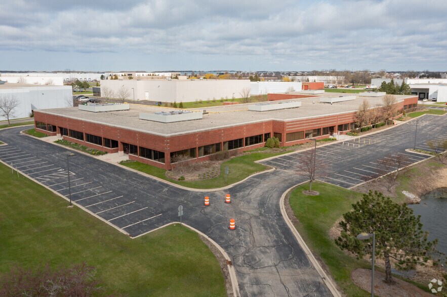 1580-1598 S Lakeside Dr & Bur Wood Dr, Waukegan, IL à louer - Photo du bâtiment - Image 3 de 4