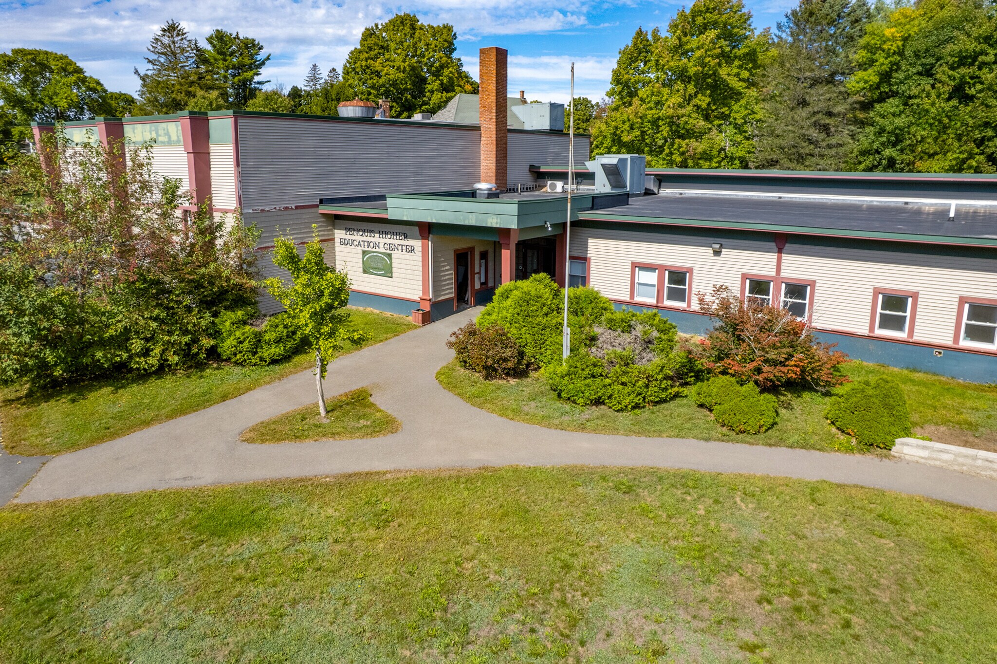 50 Mayo St, Dover-Foxcroft, ME à vendre Photo principale- Image 1 de 78