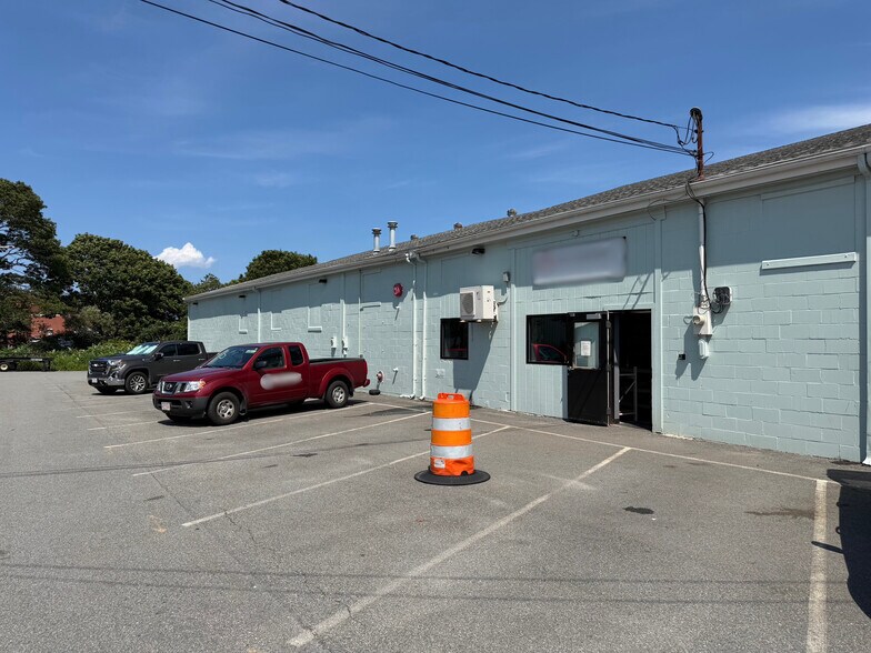 42 Warehouse Rd, Hyannis, MA à louer - Photo du bâtiment - Image 1 de 10