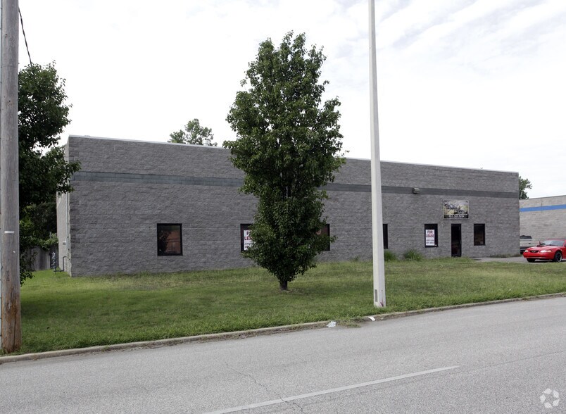 5240 Elmore Rd, Memphis, TN à vendre - Photo du bâtiment - Image 2 de 2