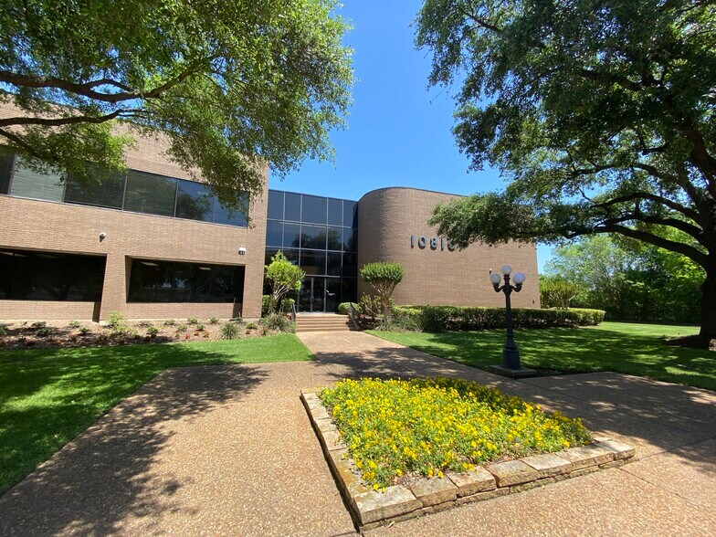 10810 Katy Fwy, Houston, TX à louer - Photo du bâtiment - Image 2 de 9
