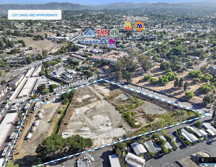 540 Clemmens Ln, Fallbrook, CA à vendre - Photo du bâtiment - Image 3 de 11