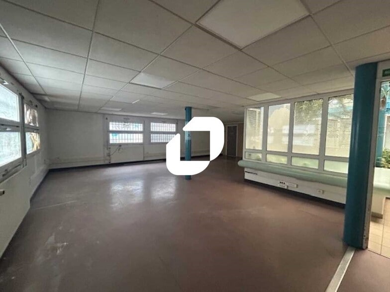 57 Rue Francis Combe, Cergy for lease - Interior Photo - Image 3 of 8
