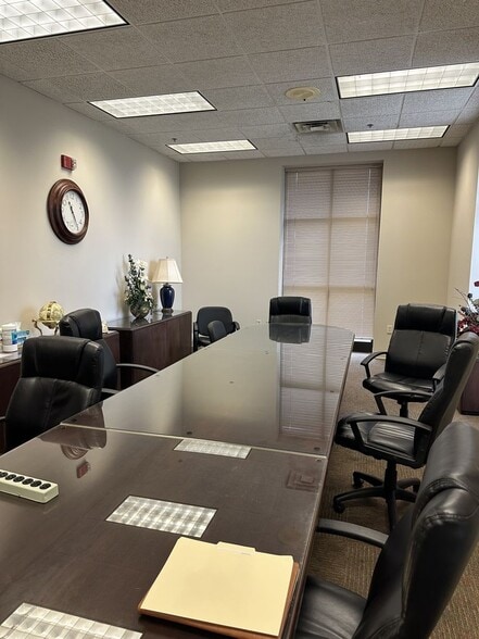 3001 Tamarack Rd, Owensboro, KY for lease - Interior Photo - Image 2 of 13