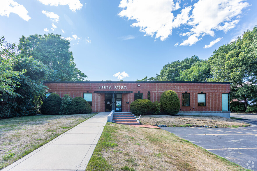 16 Wheeling Ave, Woburn, MA à vendre - Photo principale - Image 1 de 1