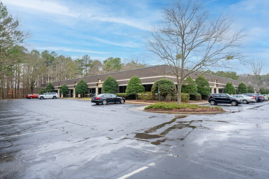 2500 Gateway Centre Blvd, Morrisville, NC à louer - Photo du bâtiment - Image 2 de 16