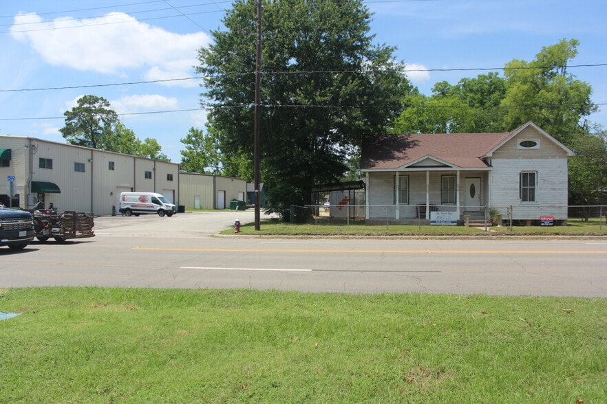 306 E Main St, Tomball, TX for sale - Primary Photo - Image 1 of 7