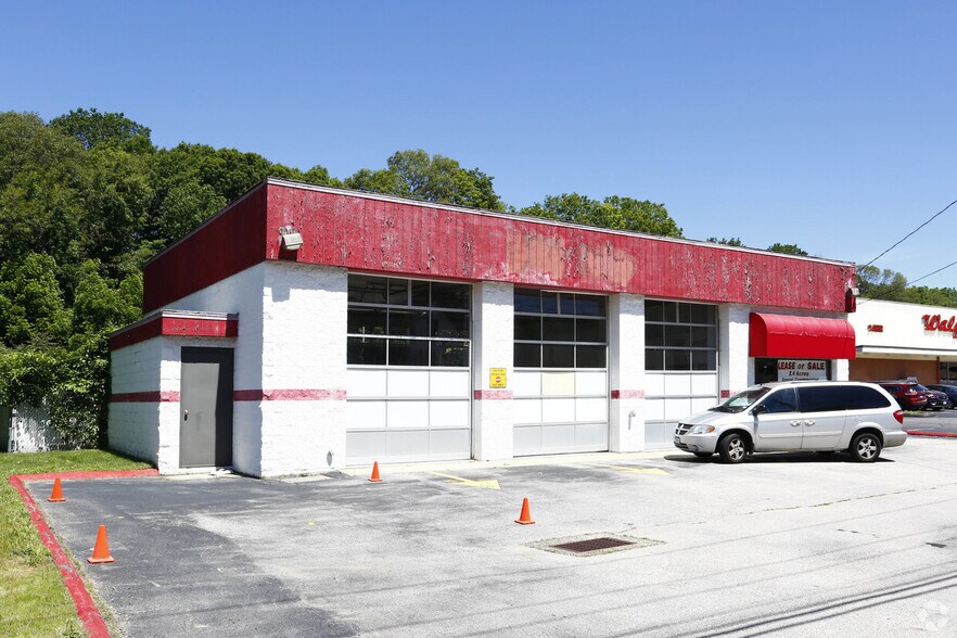 128 Maple St, Norwich, CT à vendre - Photo du bâtiment - Image 3 de 3